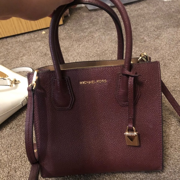 Micheal Kors Hand bag - Picture 1 of 5